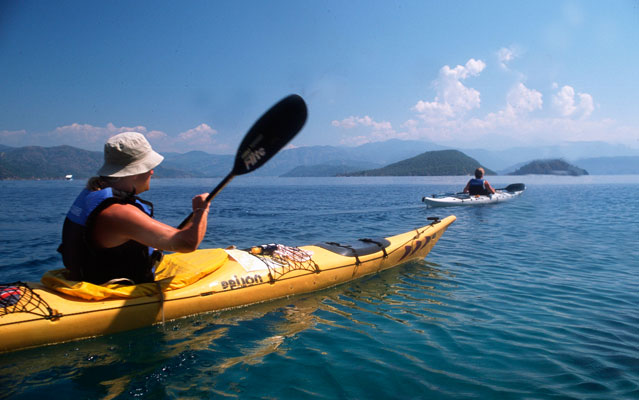 B E TravelsWhat to wear when sea kayaking - B E Travels